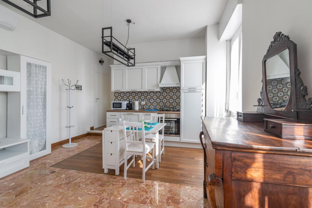 City Center - Luigi&Carolina Apartments - By Host4U Pavia Eksteriør billede