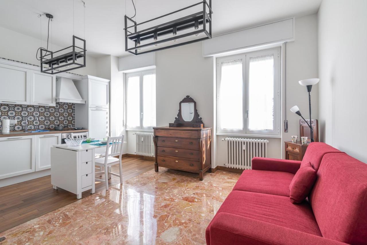 City Center - Luigi&Carolina Apartments - By Host4U Pavia Eksteriør billede
