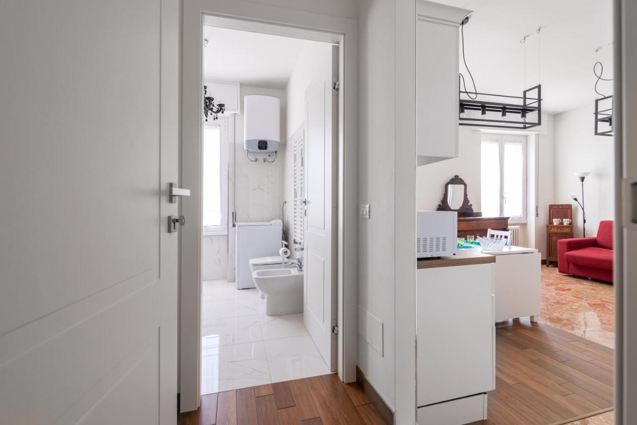 City Center - Luigi&Carolina Apartments - By Host4U Pavia Eksteriør billede