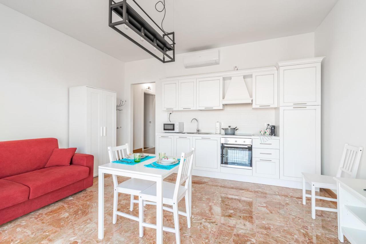 City Center - Luigi&Carolina Apartments - By Host4U Pavia Eksteriør billede