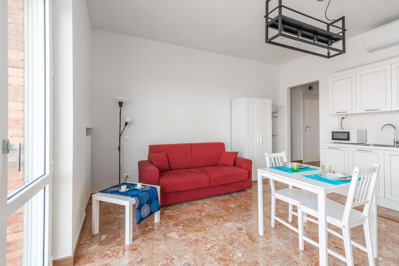 City Center - Luigi&Carolina Apartments - By Host4U Pavia Eksteriør billede