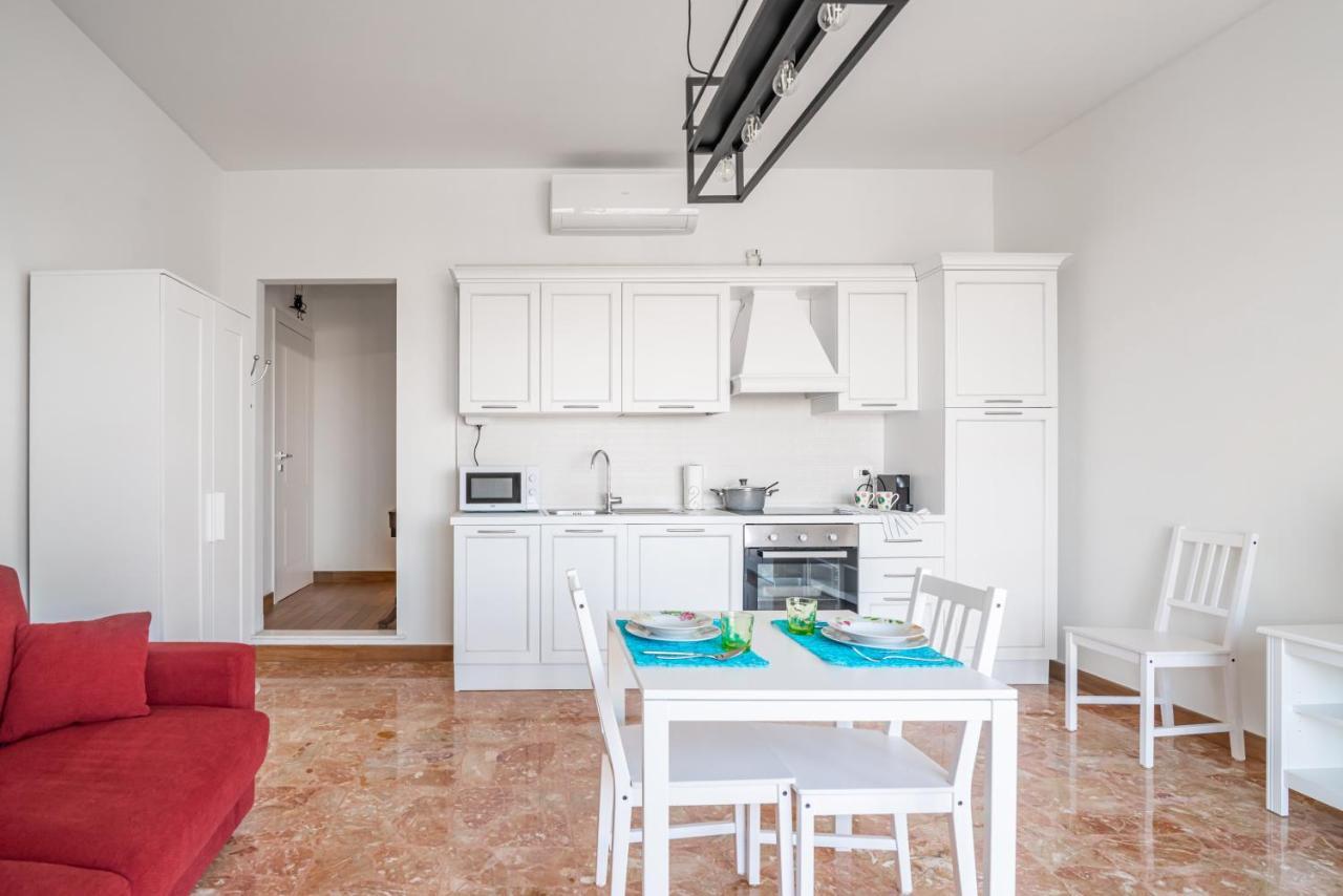 City Center - Luigi&Carolina Apartments - By Host4U Pavia Eksteriør billede